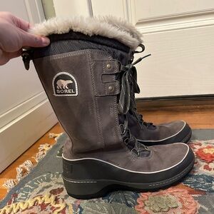SOREL faux fur lined snow boots